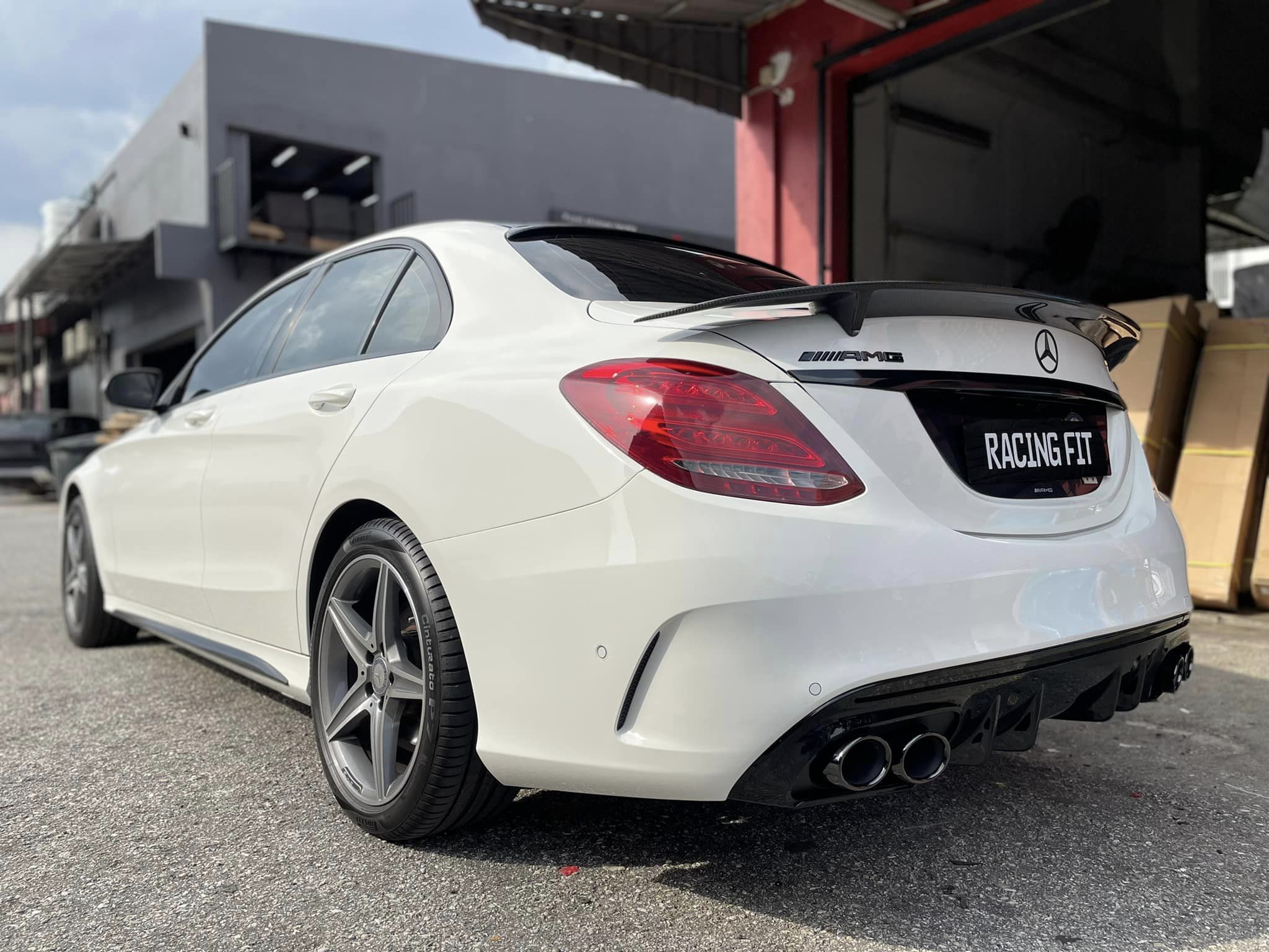 W205 C-Class C43 FACELIFT BODYKIT CONVERSION